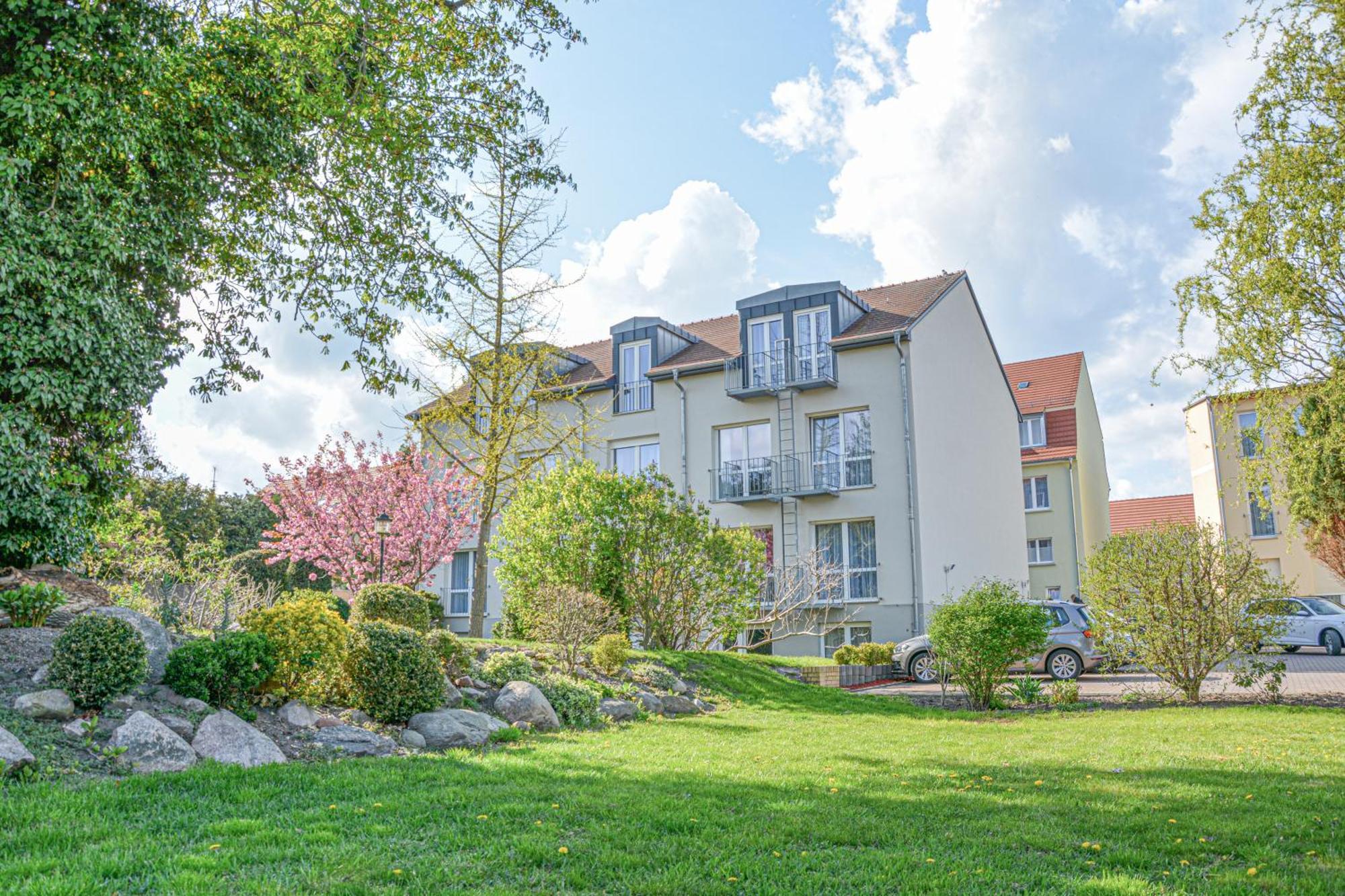 Hotel Zur Insel Werder  Buitenkant foto